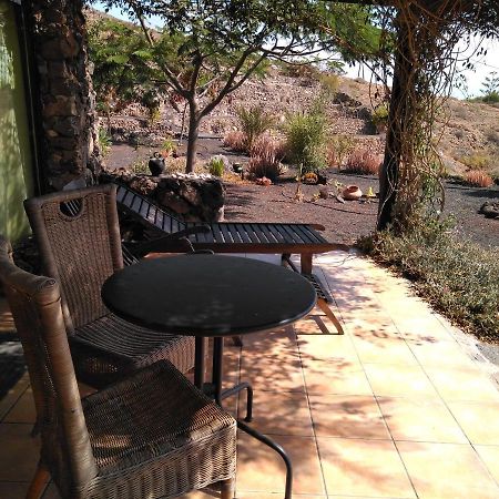 Apartamento Rural Oasis 2 Daire Haría Dış mekan fotoğraf